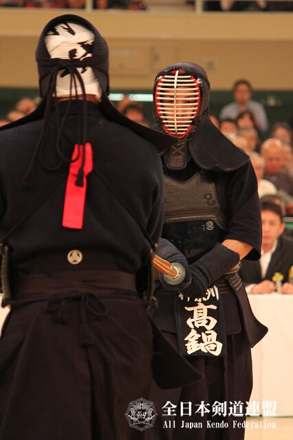Takanabe Susumu (高鍋進) in full bogu as Kanagawa representative at the All Japan Kendo Championship