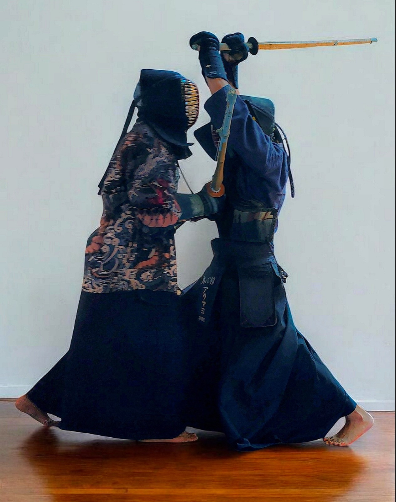 劍道士訓練中練習攻擊技術——動態身體準備